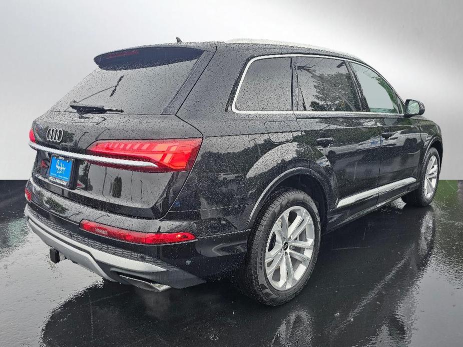 new 2025 Audi Q7 car, priced at $70,400