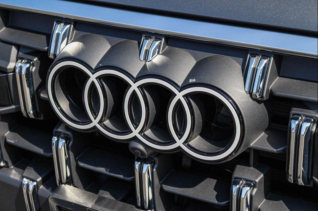 new 2026 Audi Q7 car, priced at $73,204