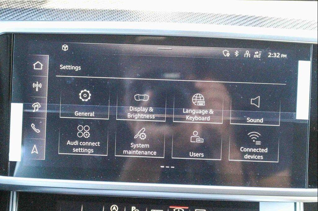 new 2025 Audi RS 6 Avant car, priced at $158,490