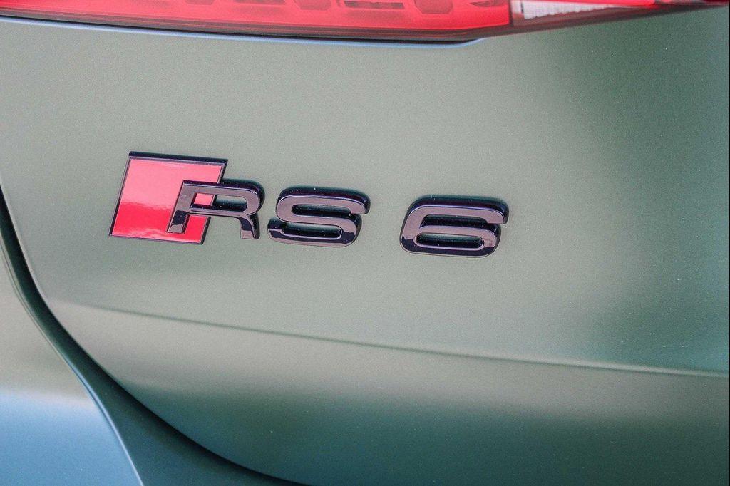 new 2025 Audi RS 6 Avant car, priced at $158,490