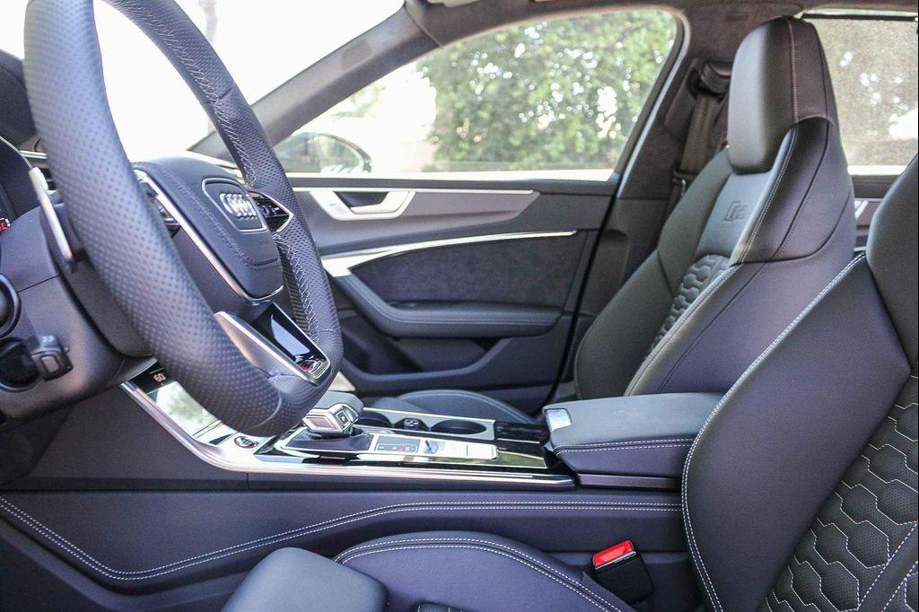 new 2025 Audi RS 6 Avant car, priced at $158,490