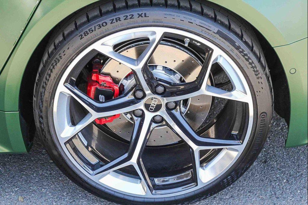 new 2025 Audi RS 6 Avant car, priced at $158,490