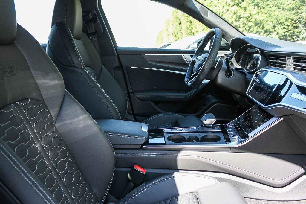 new 2025 Audi RS 6 Avant car, priced at $158,490