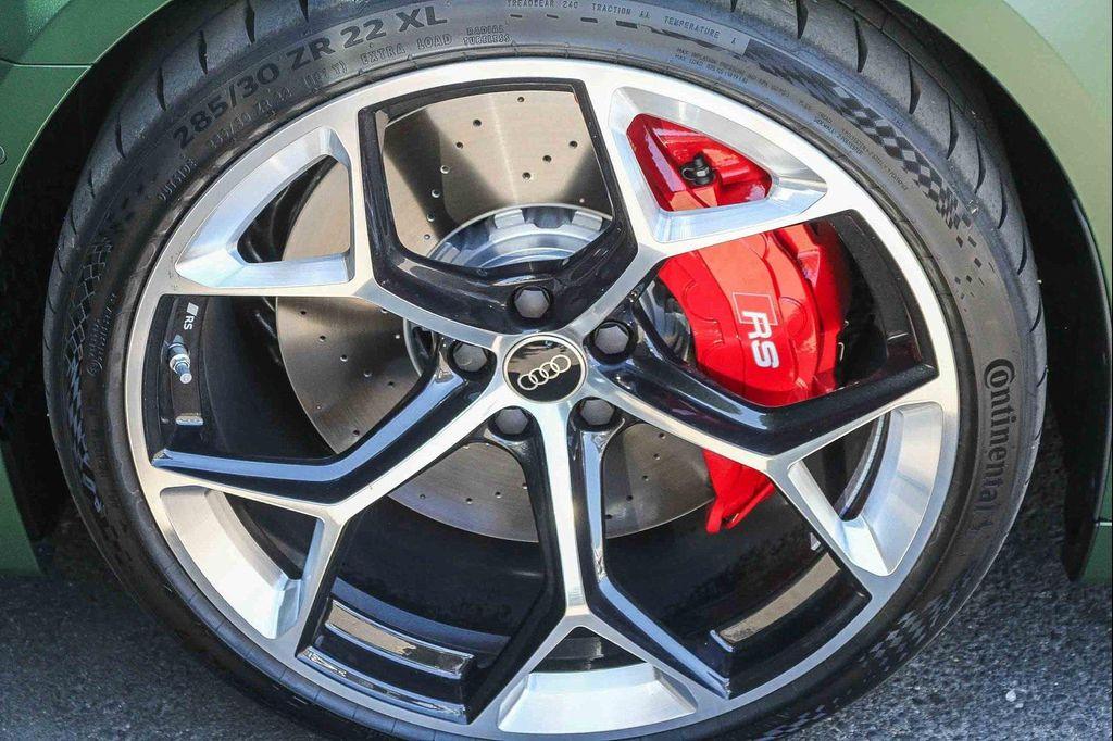 new 2025 Audi RS 6 Avant car, priced at $158,490