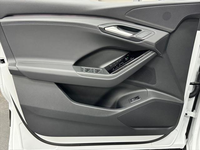 new 2025 Audi Q6 e-tron car, priced at $70,210