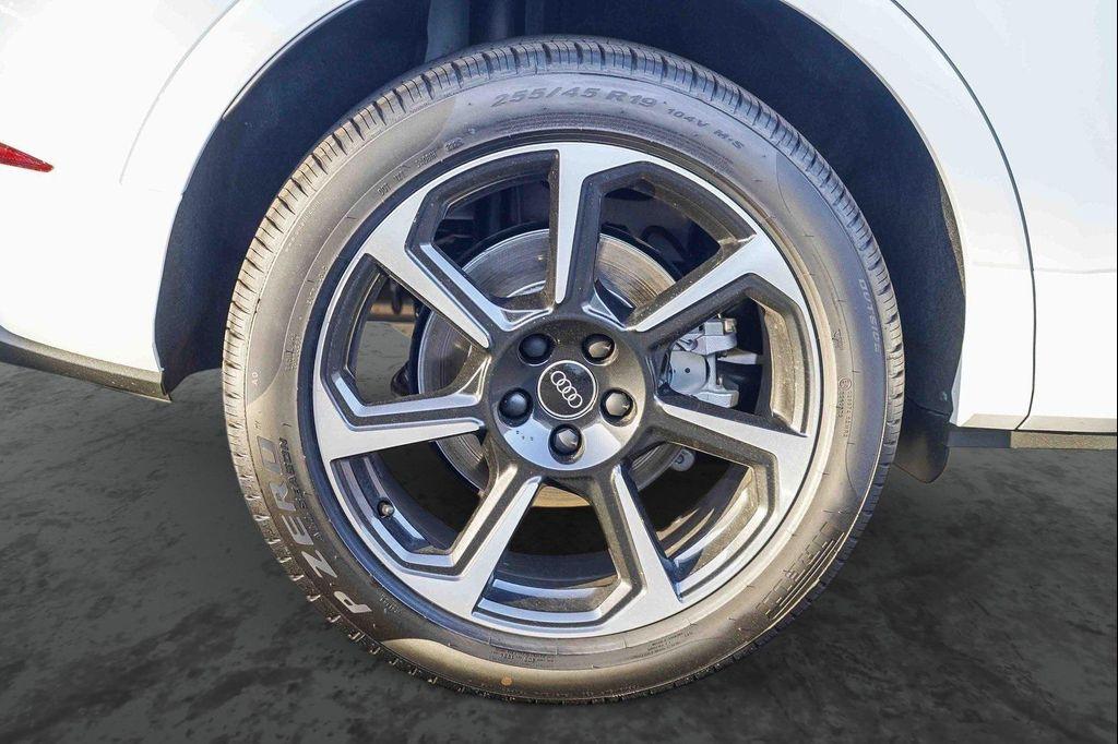 new 2025 Audi Q3 car, priced at $41,823