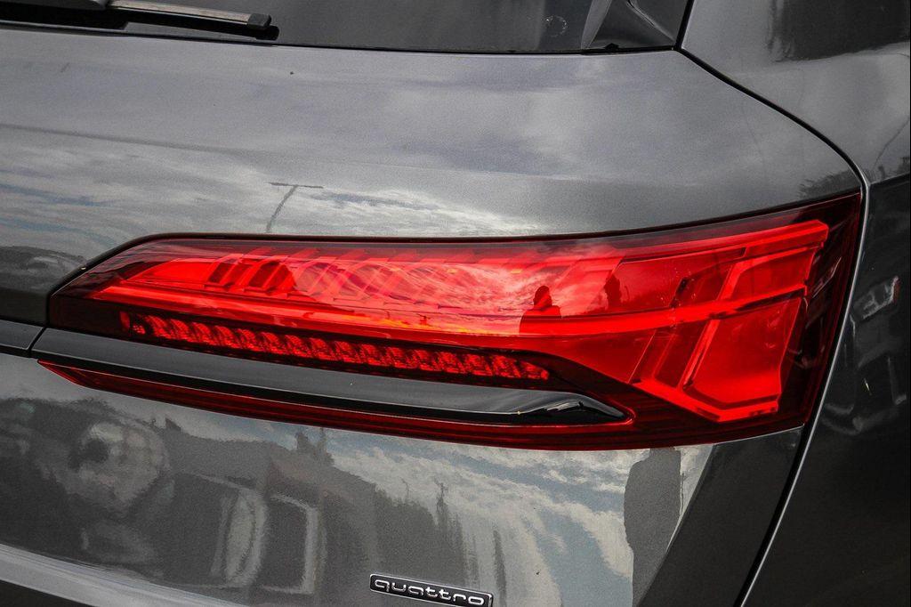 new 2025 Audi Q7 car, priced at $74,361
