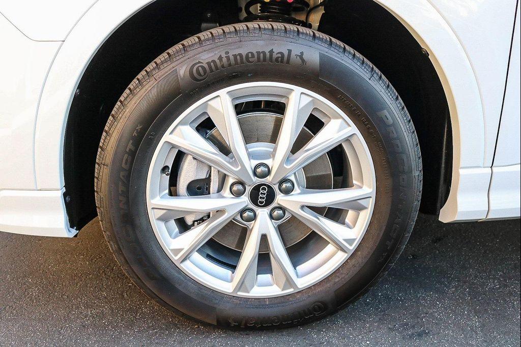 new 2025 Audi Q3 car, priced at $44,175