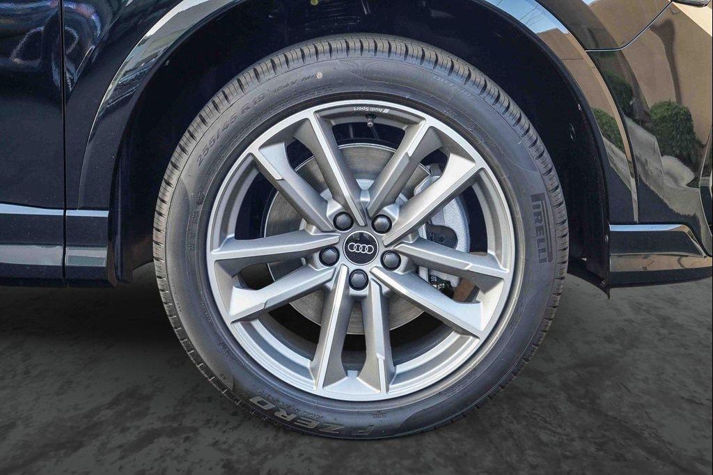 new 2025 Audi Q3 car, priced at $41,377