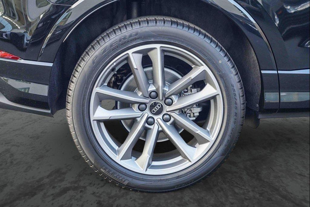 new 2025 Audi Q3 car, priced at $41,377