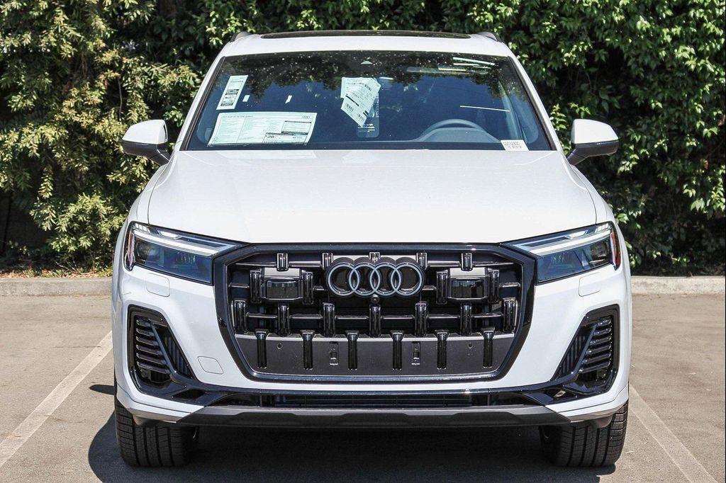 new 2025 Audi Q7 car, priced at $71,625