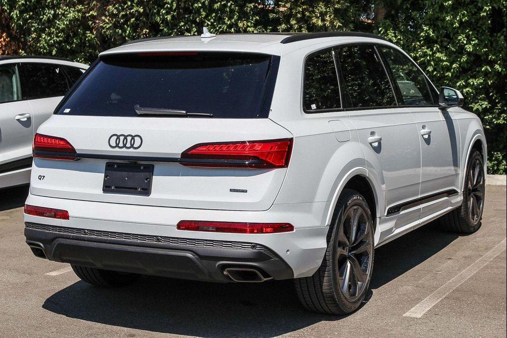 new 2025 Audi Q7 car, priced at $71,625