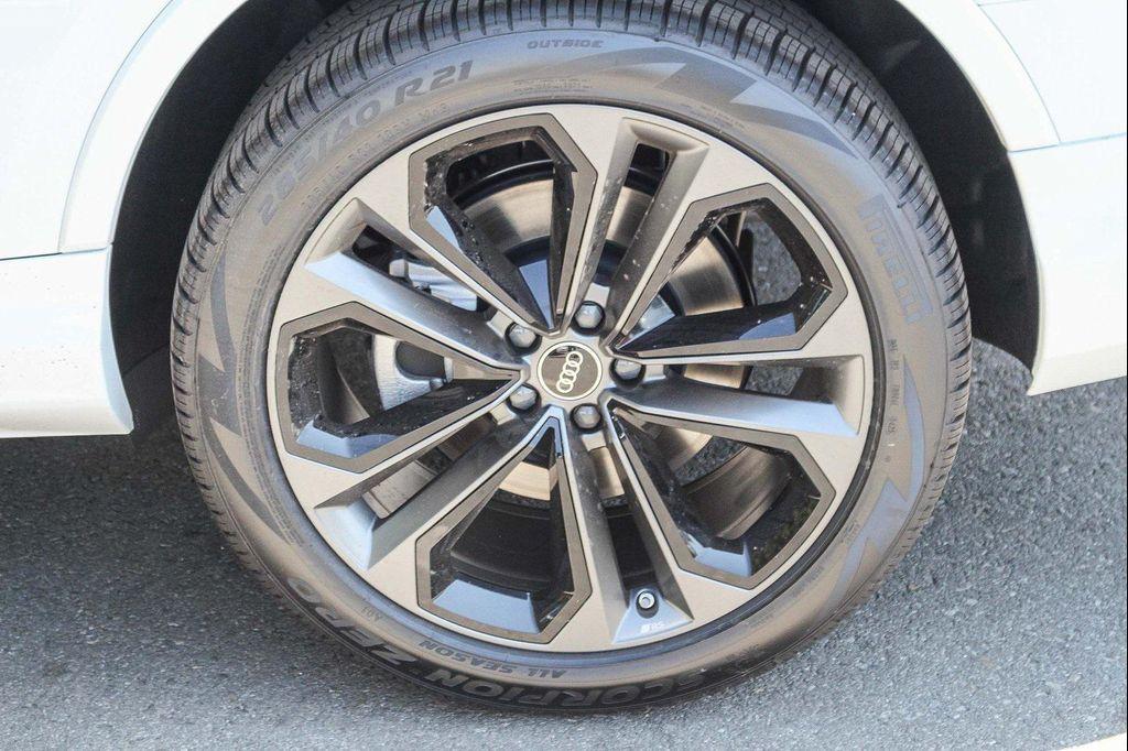 new 2025 Audi Q7 car, priced at $71,625