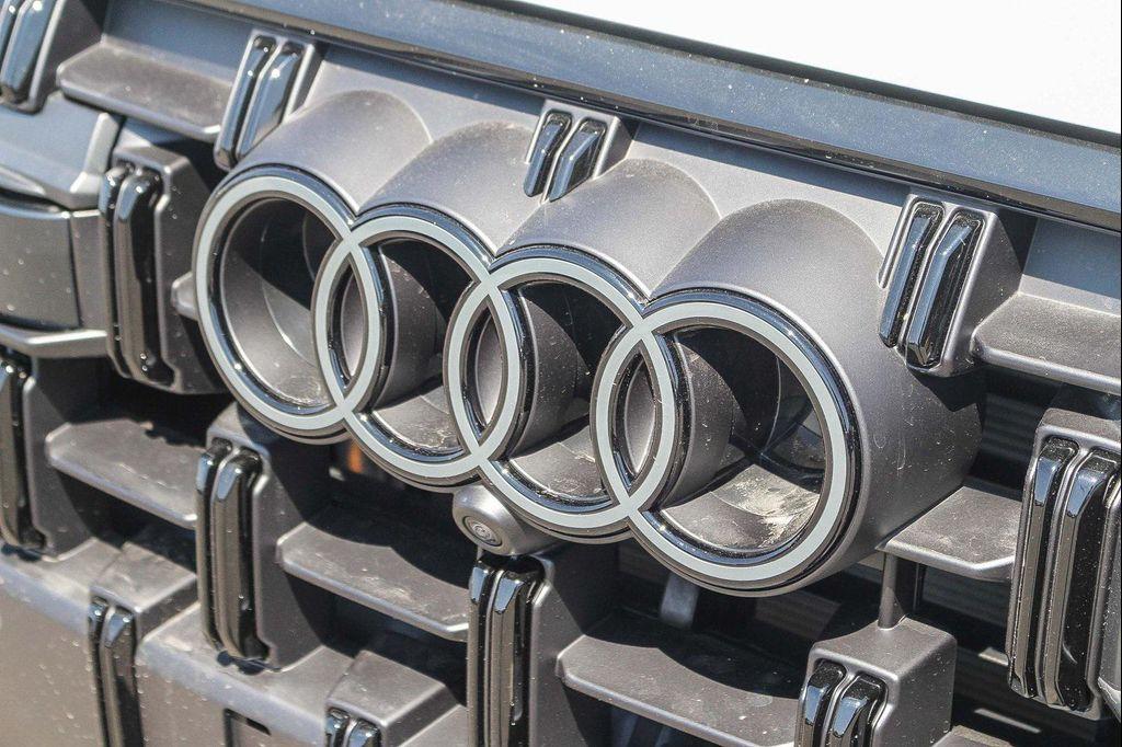 new 2025 Audi Q7 car, priced at $71,625