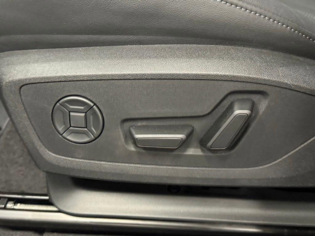 new 2025 Audi Q6 e-tron car, priced at $62,034
