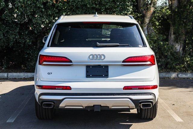 new 2025 Audi Q7 car, priced at $75,510