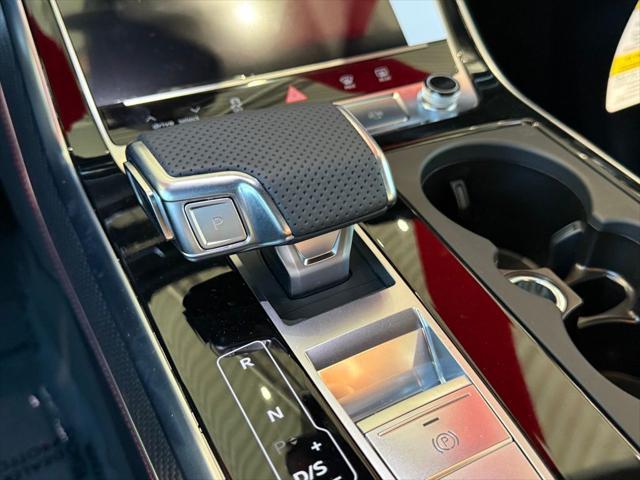 new 2025 Audi SQ7 car