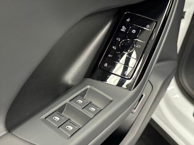 new 2025 Audi Q6 e-tron car