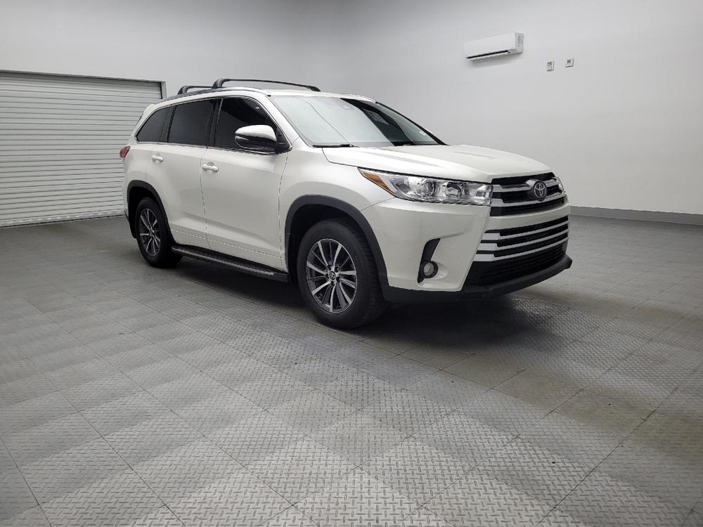 used 2017 Toyota Highlander car, priced at $24,495