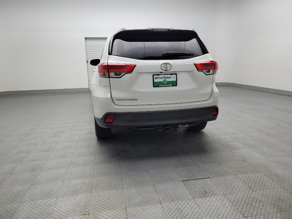 used 2018 Toyota Highlander car, priced at $23,995