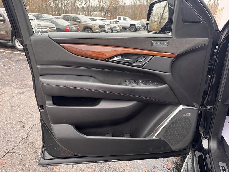 used 2019 Cadillac Escalade ESV car, priced at $30,987