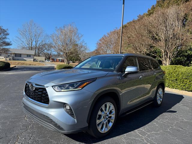 used 2020 Toyota Highlander car, priced at $31,995