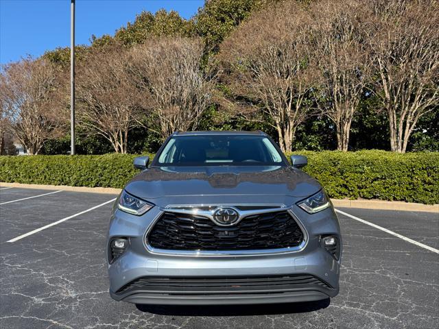 used 2020 Toyota Highlander car, priced at $31,995