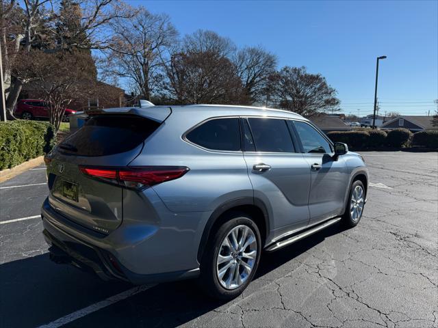 used 2020 Toyota Highlander car, priced at $31,995