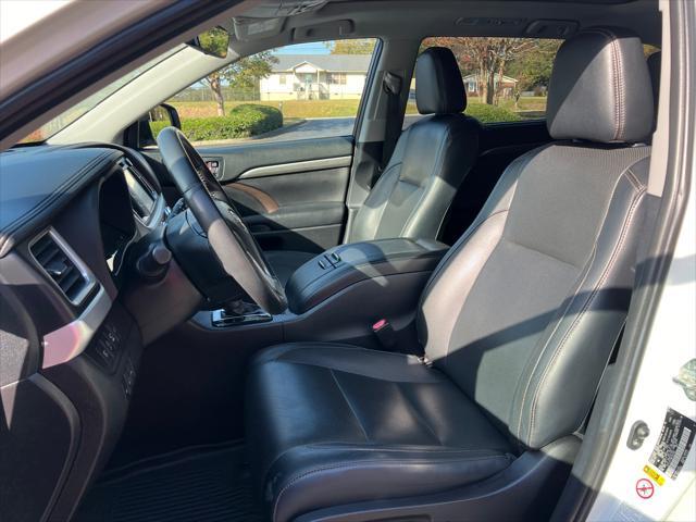 used 2019 Toyota Highlander car, priced at $34,995