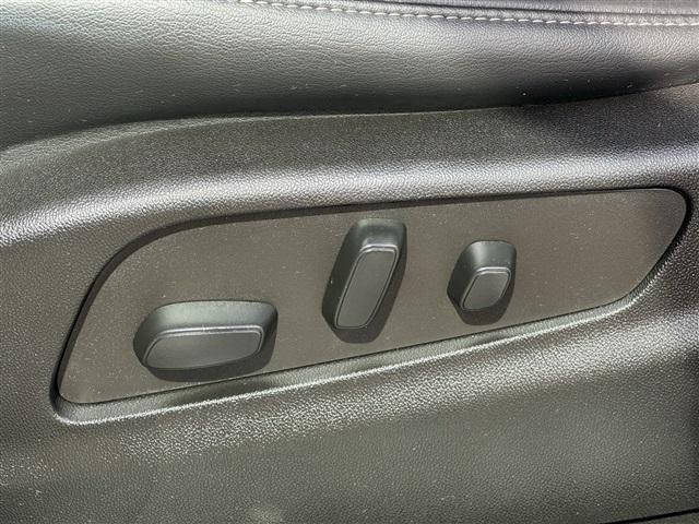 used 2023 Cadillac XT4 car, priced at $29,196