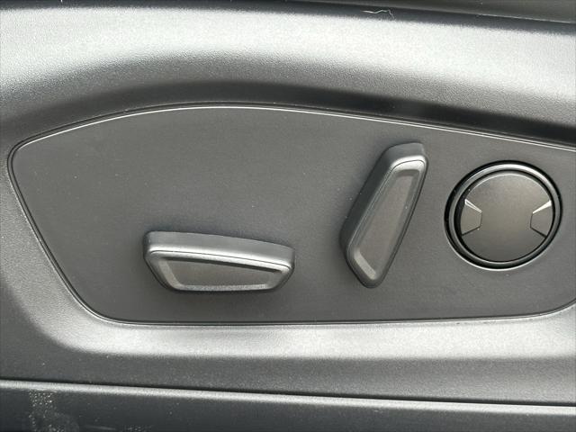 new 2025 Ford Explorer car, priced at $46,940