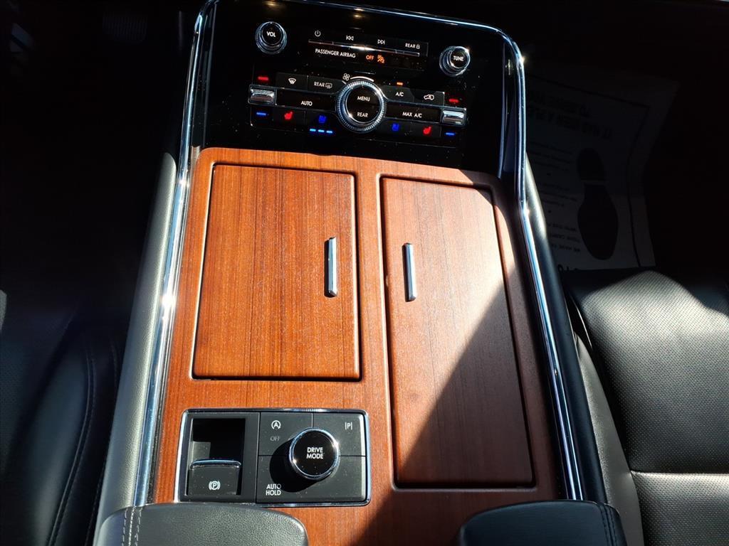 used 2024 Lincoln Navigator car, priced at $59,996