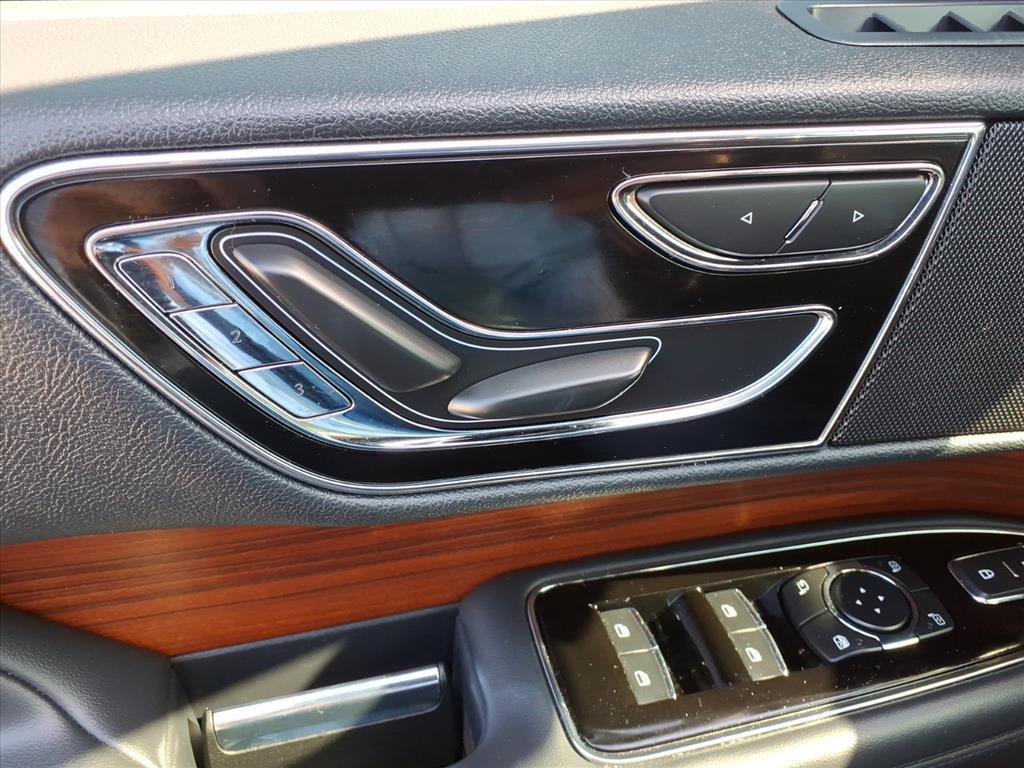 used 2024 Lincoln Navigator car, priced at $59,996