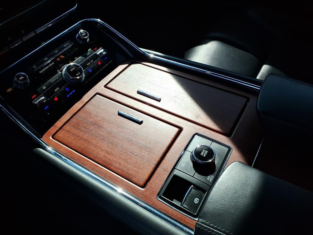 used 2024 Lincoln Navigator car, priced at $59,996