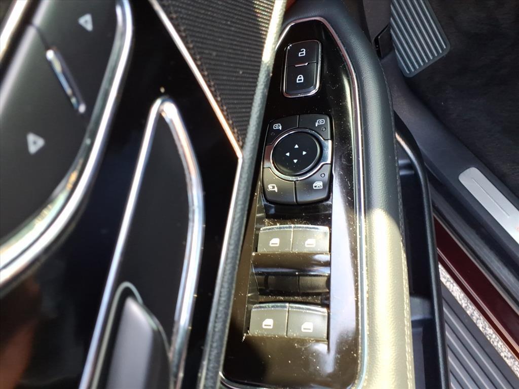 used 2024 Lincoln Navigator car, priced at $59,996