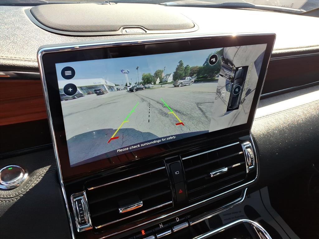 used 2024 Lincoln Navigator car, priced at $59,996
