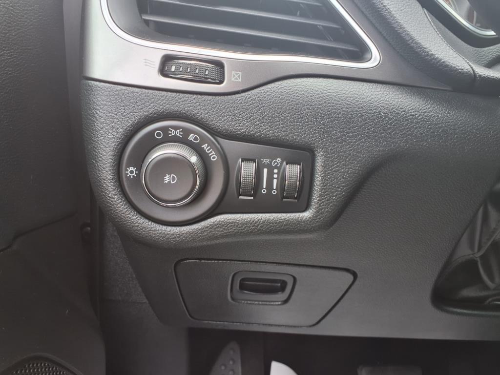 used 2019 Jeep Cherokee car, priced at $18,998