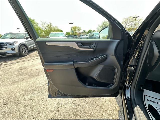 used 2022 Ford Escape car, priced at $21,336
