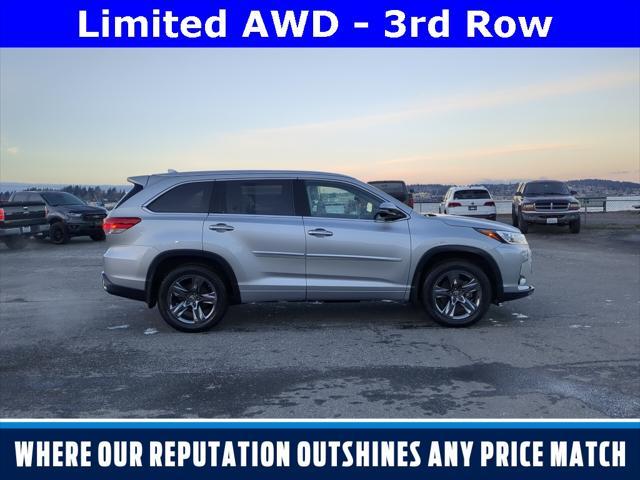 used 2019 Toyota Highlander car, priced at $32,881