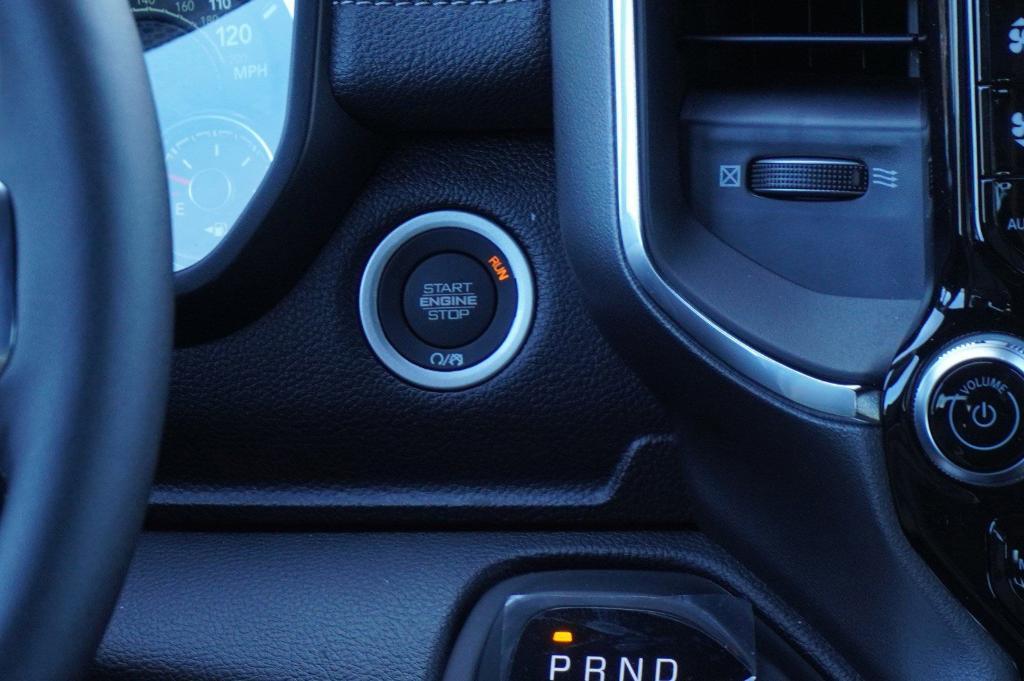 new 2025 Ram 1500 car, priced at $59,250