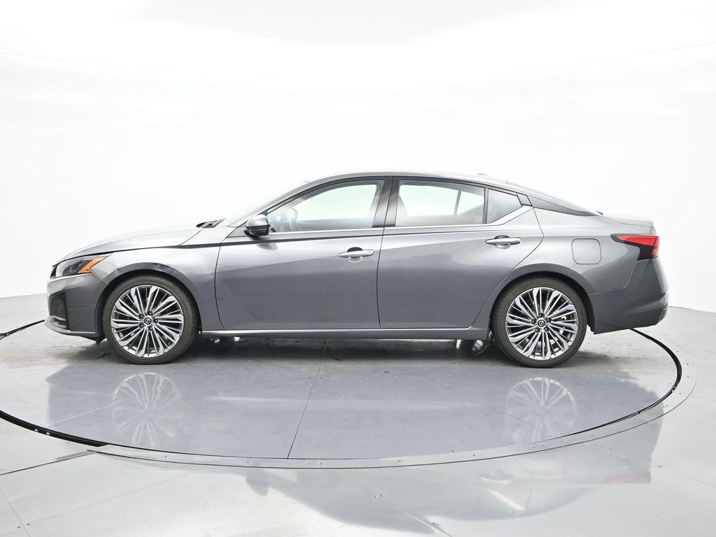 used 2023 Nissan Altima car, priced at $18,887