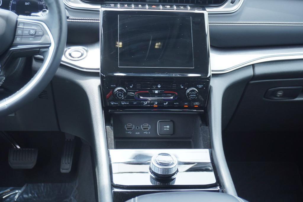 used 2021 Jeep Grand Cherokee L car, priced at $28,697