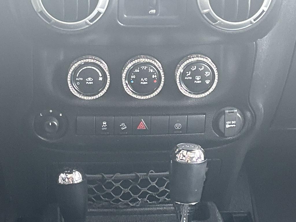 used 2013 Jeep Wrangler Unlimited car, priced at $15,364