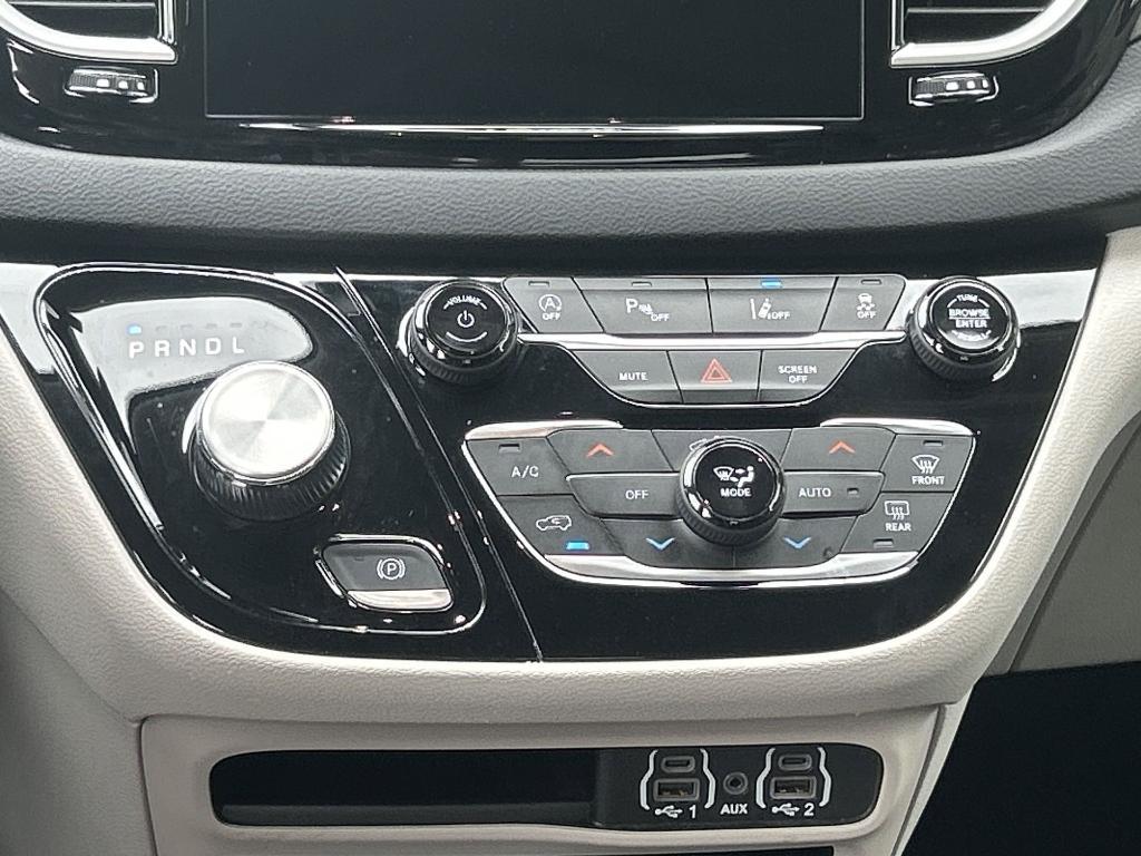 used 2023 Chrysler Pacifica car, priced at $23,311
