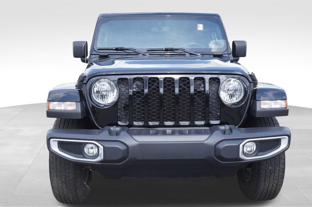 used 2022 Jeep Gladiator car, priced at $32,205
