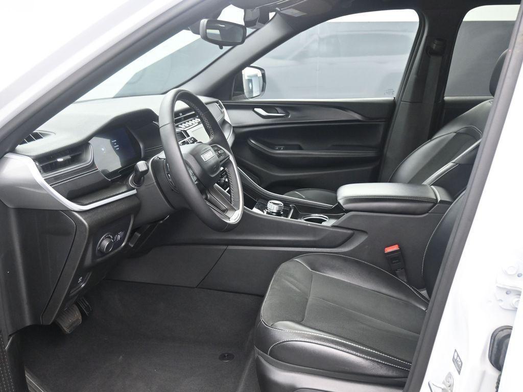 used 2024 Jeep Grand Cherokee car, priced at $32,987