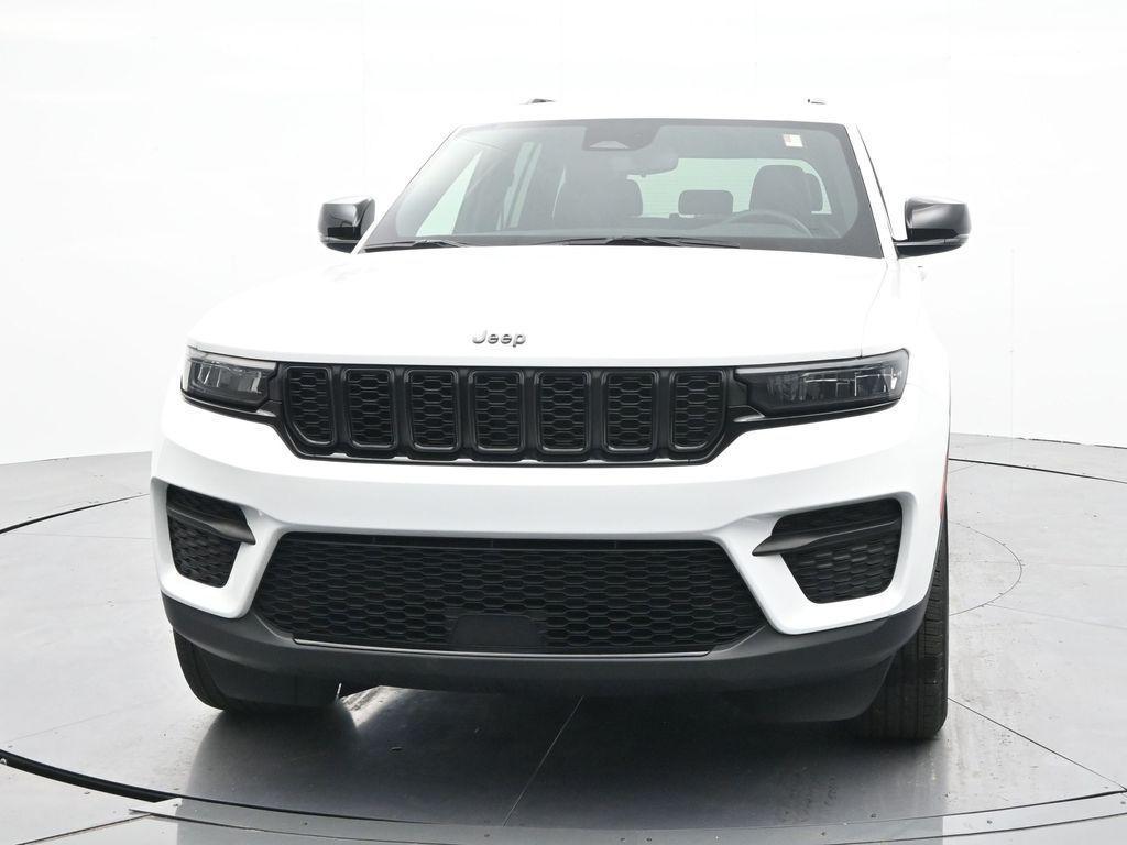 used 2024 Jeep Grand Cherokee car, priced at $32,987