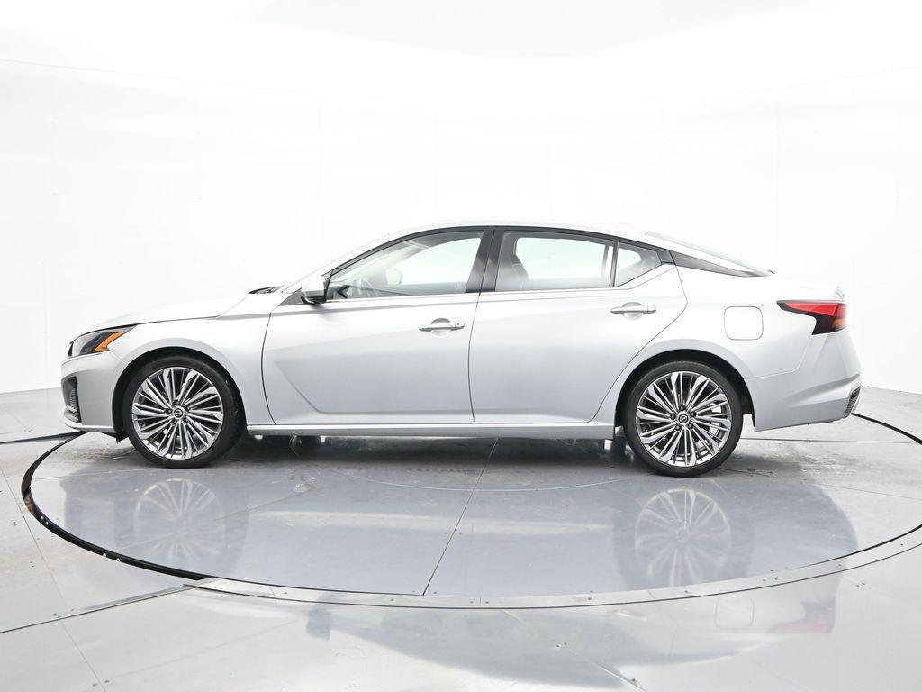 used 2023 Nissan Altima car, priced at $19,878