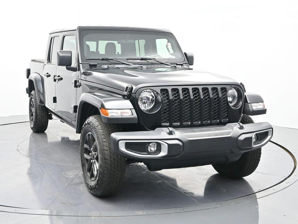 used 2022 Jeep Gladiator car, priced at $31,987