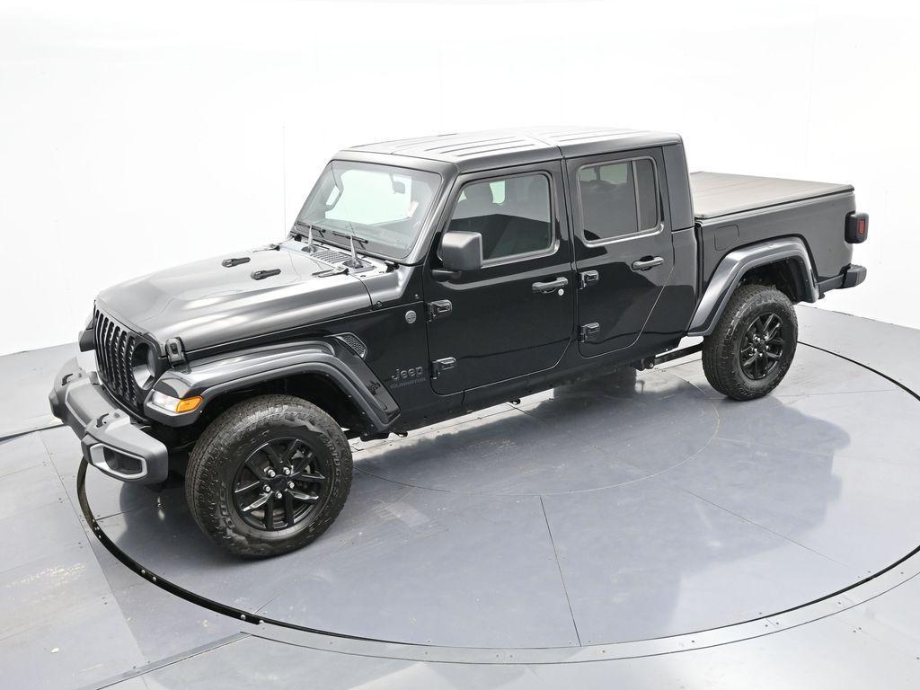 used 2022 Jeep Gladiator car, priced at $31,987